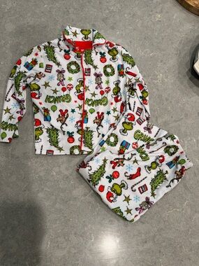 Dr. Seuss Grinch Holiday Fleece Pajama Set - White, Green, Red